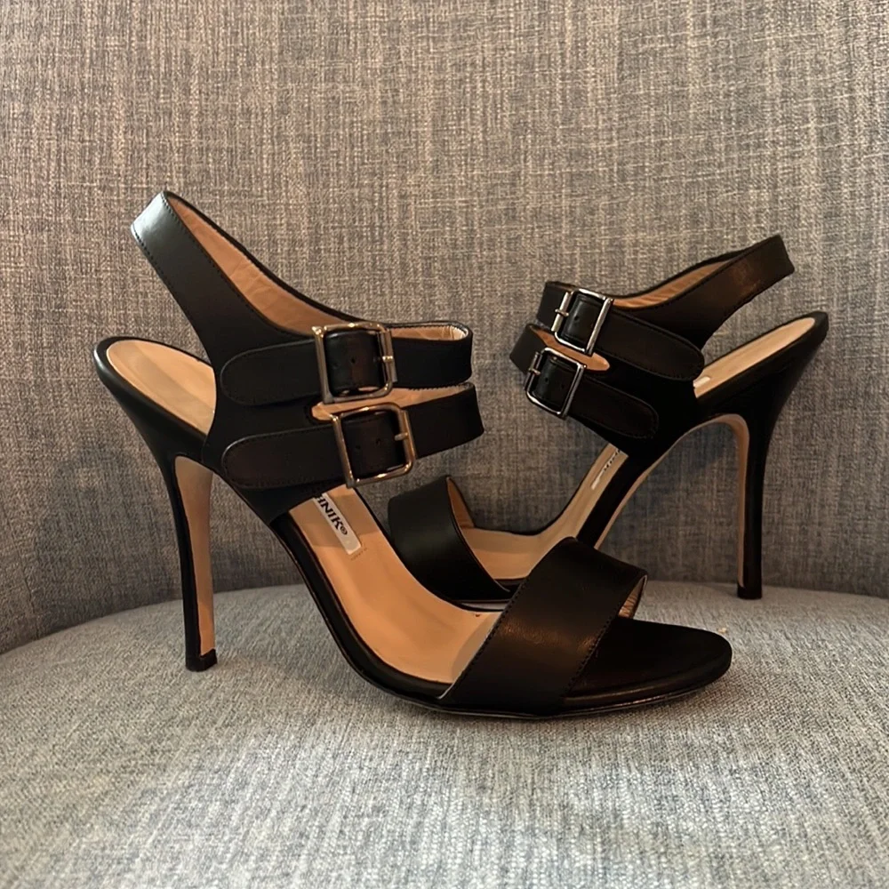 Manolo Blahnik Black 3 1/2" sandal - Picture 3 of 8